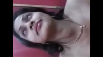 cute desi phudi Sexy aunty in silk saree download